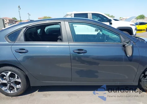 2020 Kia Forte Lxs z USA, uszkodzony, nr VIN 3KPF24AD3LE209385